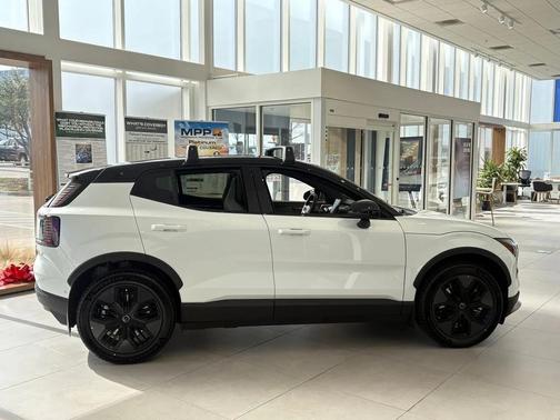 Crystal White 2026 Volvo EX30 Ultra