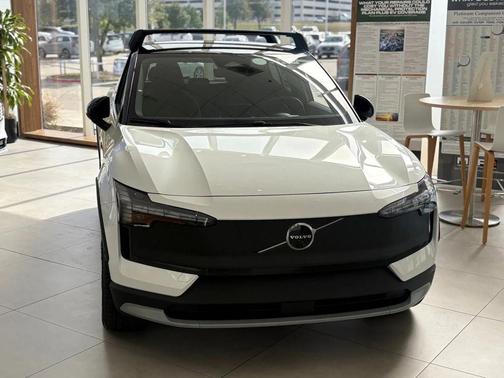 Crystal White 2026 Volvo EX30 Ultra