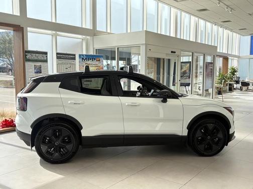 2026 Volvo EX30 Twin Motor Cross Country Ultra