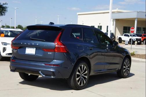 2025 Volvo XC60 B5 Plus