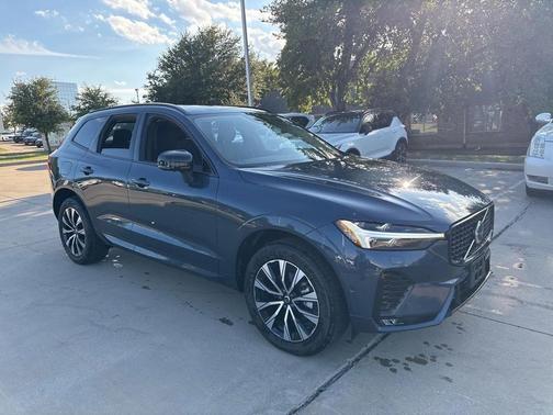 2025 Volvo XC60 B5 Plus