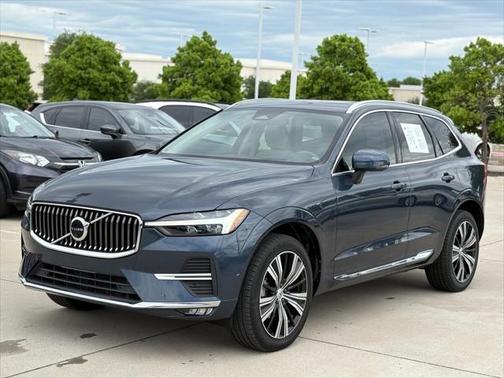 2022 Volvo XC60 B5 Inscription