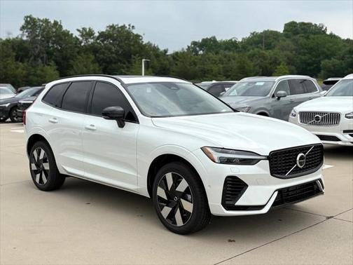 2025 Volvo XC60 Plug-In Hybrid T8 Plus