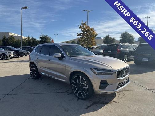 2023 Volvo XC60 B6 Ultimate Bright Theme