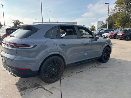 2024 Porsche Cayenne Cayenne