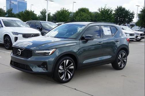 2026 Volvo XC40 B5 Plus