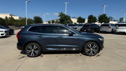 Denim Blue Metallic 2023 Volvo XC60 B5 Plus Bright Theme