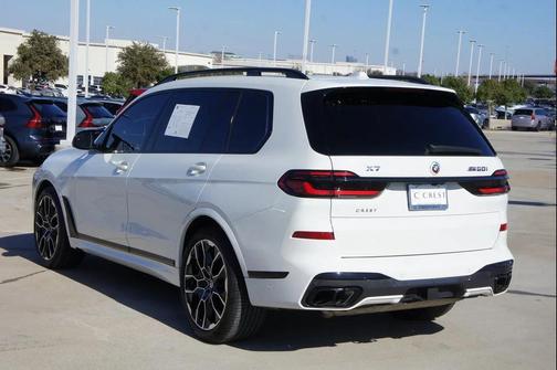 2024 BMW X7 M60i
