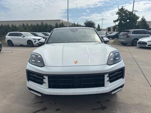 2024 Porsche Cayenne Base