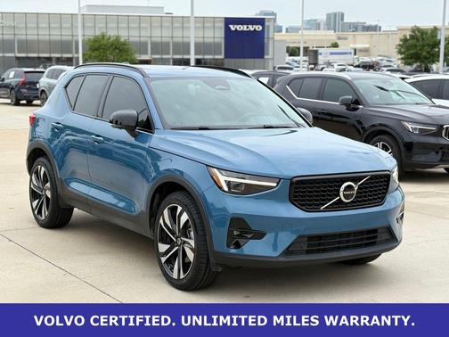 Fjord Blue Metallic 2023 Volvo XC40 Ultimate