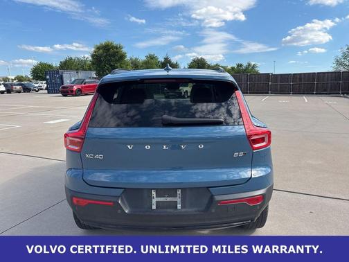 Blue Metallic 2023 Volvo XC40 Ultimate
