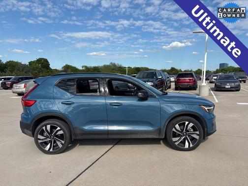 Blue Metallic 2023 Volvo XC40 Ultimate