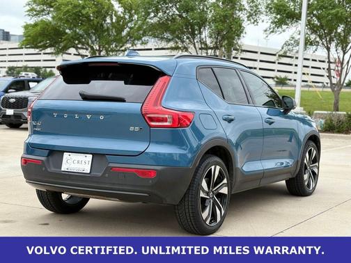 Fjord Blue Metallic 2023 Volvo XC40 Ultimate