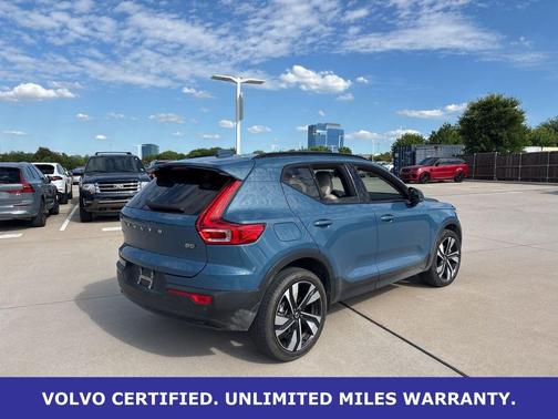 Blue Metallic 2023 Volvo XC40 Ultimate