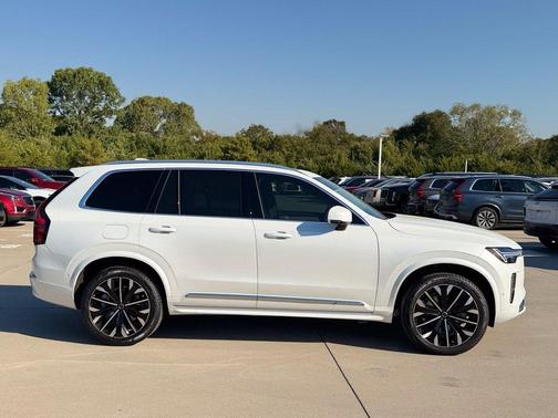 Crystal White 2027 Volvo XC90 B6 Plus 6-Seater
