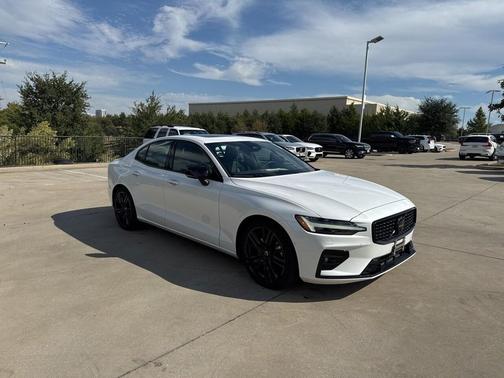 2023 Volvo S60 B5 Plus Black Edition
