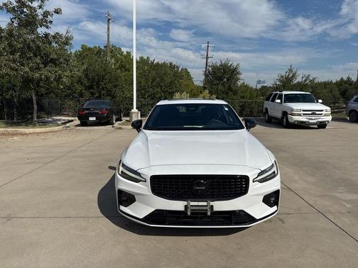 2023 Volvo S60 B5 Plus Black Edition
