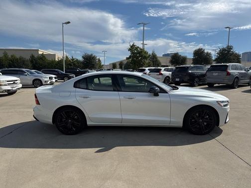 2023 Volvo S60 B5 Plus Black Edition