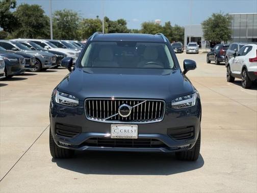 2022 Volvo XC90 T6 Momentum