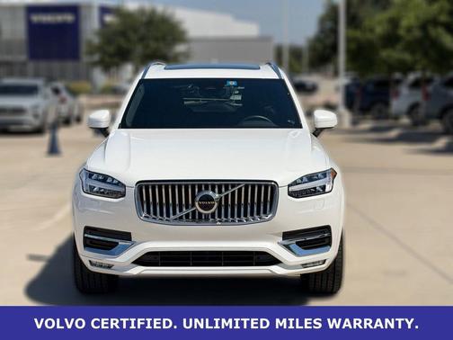 Crystal White Metallic 2023 Volvo XC90 B6 Plus 7-Seater