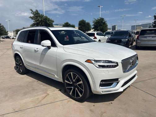 Crystal White Metallic 2023 Volvo XC90 B6 Plus 7-Seater
