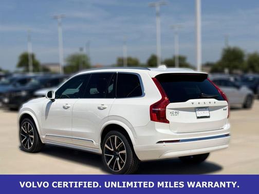 Crystal White Metallic 2023 Volvo XC90 B6 Plus 7-Seater