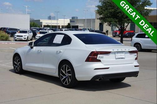 2020 Volvo S60 T6 Momentum