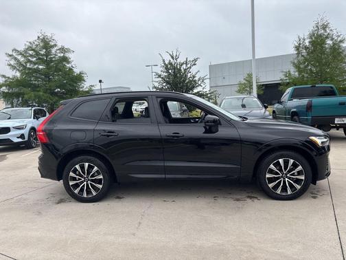 Onyx Black Metallic 2025 Volvo XC60 B5 AWD