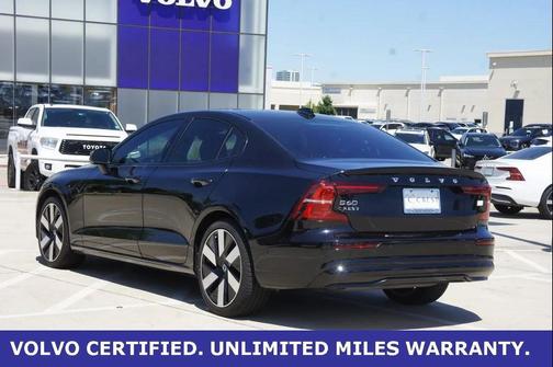 2024 Volvo S60 Recharge Plug-In Hybrid T8 Plus Dark Theme