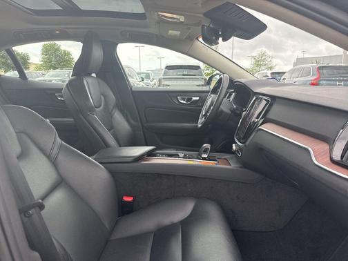 Grey 2024 Volvo S60 B5 Plus Dark Theme