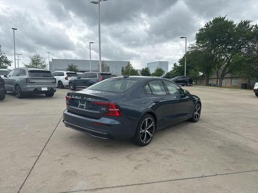 Grey 2024 Volvo S60 B5 Plus Dark Theme