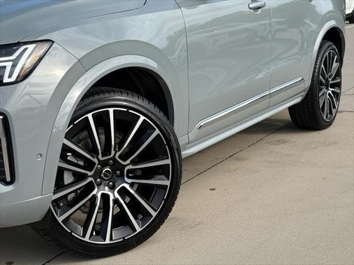 2026 Volvo XC90 B6 Ultra 6-Seater