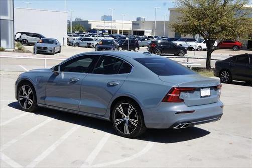 2022 Volvo S60 Recharge Plug-In Hybrid T8 Inscription