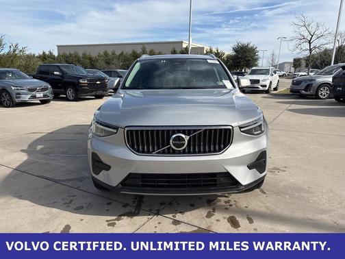 2025 Volvo XC40 B5 AWD