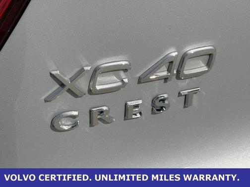 2025 Volvo XC40 B5 AWD