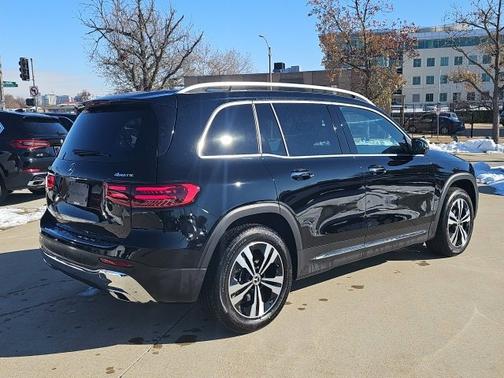 2025 Mercedes-Benz GLB 250 4MATIC