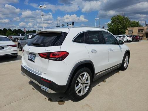 2021 Mercedes-Benz GLA 250 Base 4MATIC