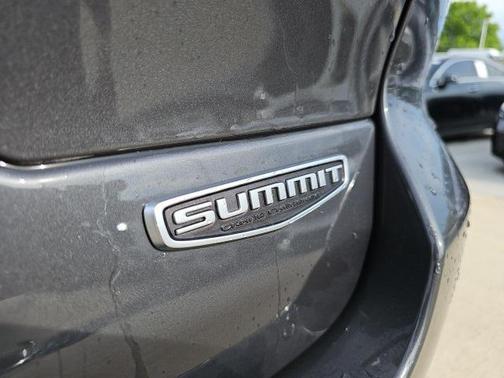 2022 Jeep Grand Cherokee Summit