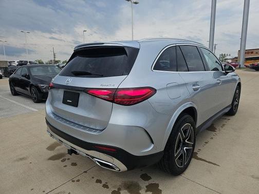2025 Mercedes-Benz GLC 300 4MATIC