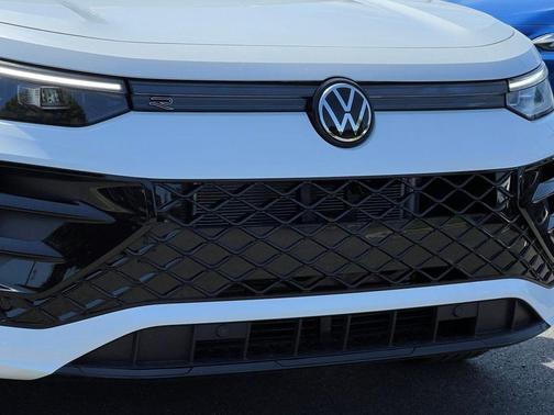 2025 Volkswagen Tiguan 2.0T SE R-Line Black
