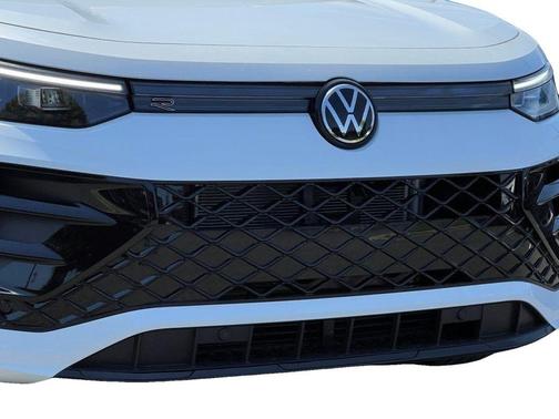 2025 Volkswagen Tiguan 2.0T SE R-Line Black