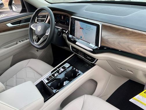 2025 Volkswagen Atlas 2.0T SE