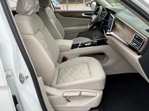 2025 Volkswagen Atlas 2.0T SE