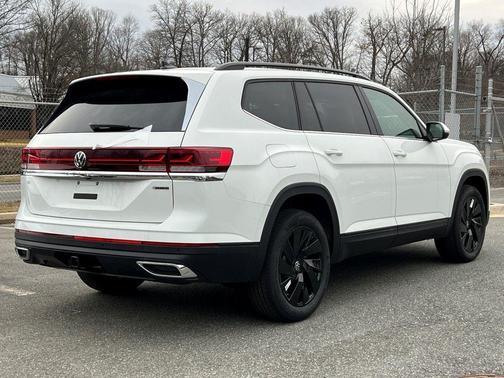 2025 Volkswagen Atlas 2.0T SE