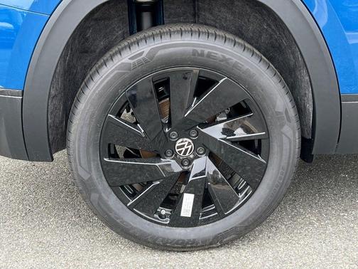 2025 Volkswagen Atlas 2.0T SE