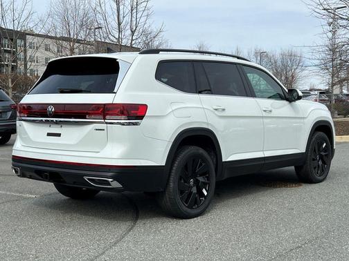 2025 Volkswagen Atlas 2.0T SE