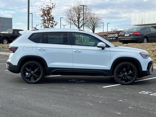 2025 Volkswagen Taos 1.5T SE