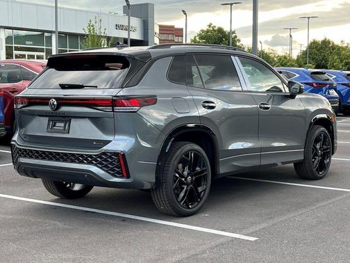 2025 Volkswagen Tiguan 2.0T SE R-Line Black