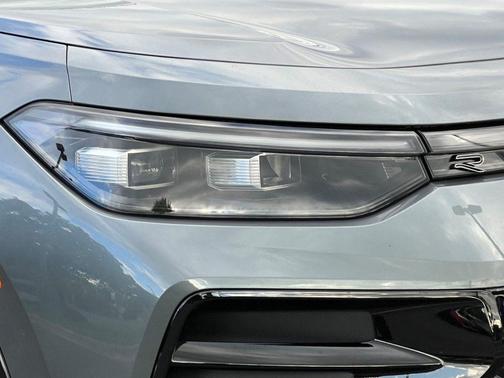 2025 Volkswagen Tiguan 2.0T SE R-Line Black