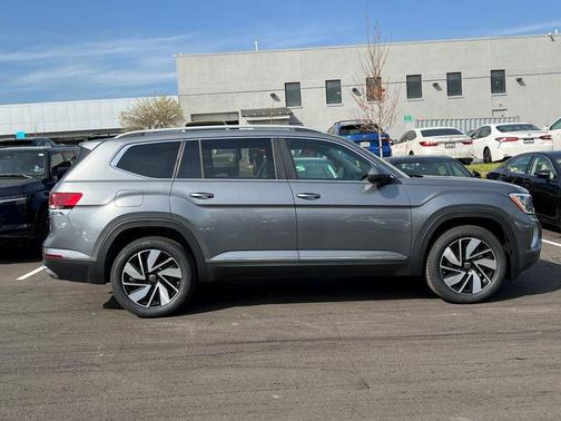 2025 Volkswagen Atlas 2.0T SEL